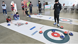 スポーツ普及・振興（サッカー、バドミントン、カーリング）